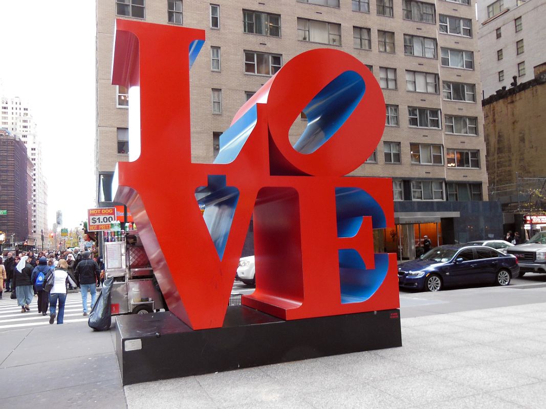 New York City Sculpture Love By Robert Indiana 1359 6th Ave At 55